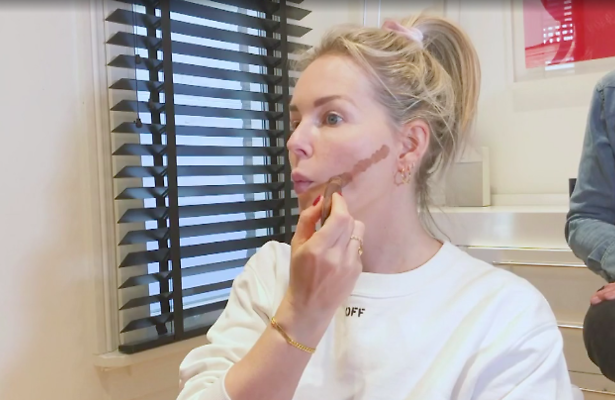 Chantal Janzen krijgt make-uptips van Leco van Zadelhoff